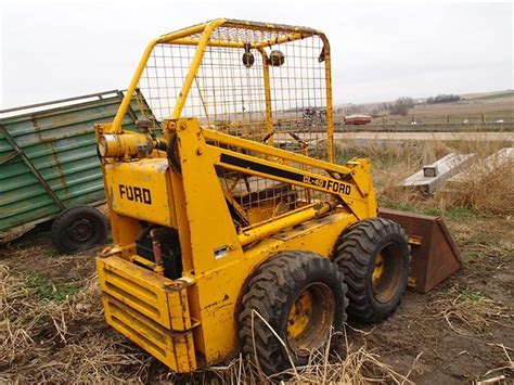 ford cl40 skidloader